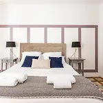 180 Suite Eden, Luxury APT at Sacré Coeur